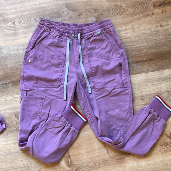 Mediclo Scrub Set - Picture 3 of 3